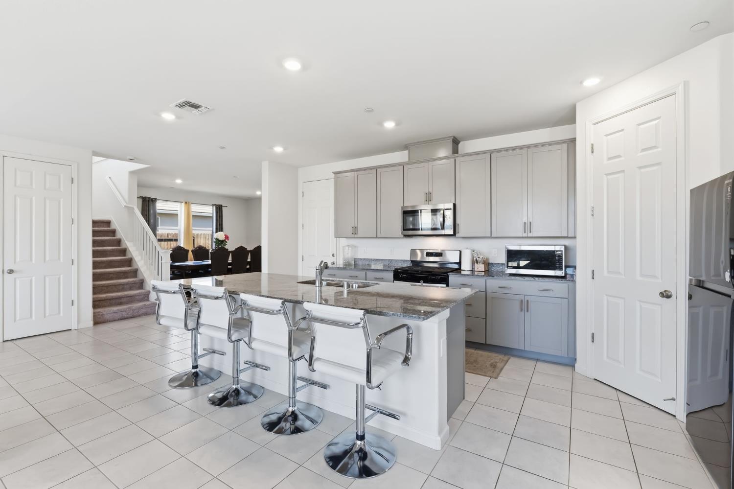 3562 E San Marino Ave, Clovis, CA 93619