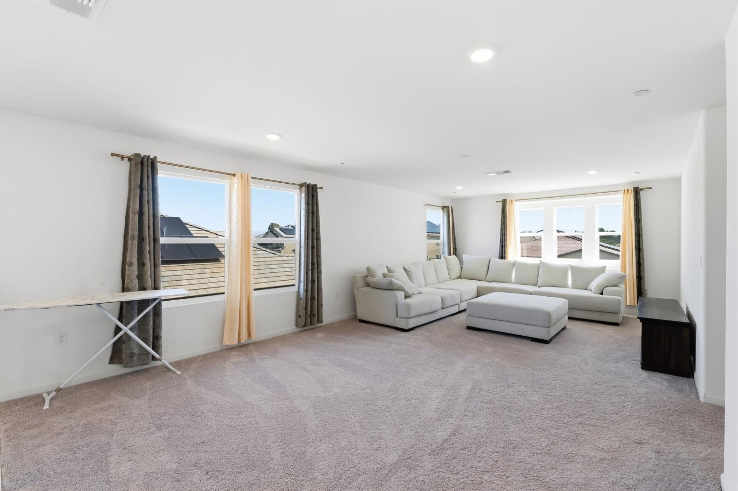 3562 E San Marino Ave, Clovis, CA 93619