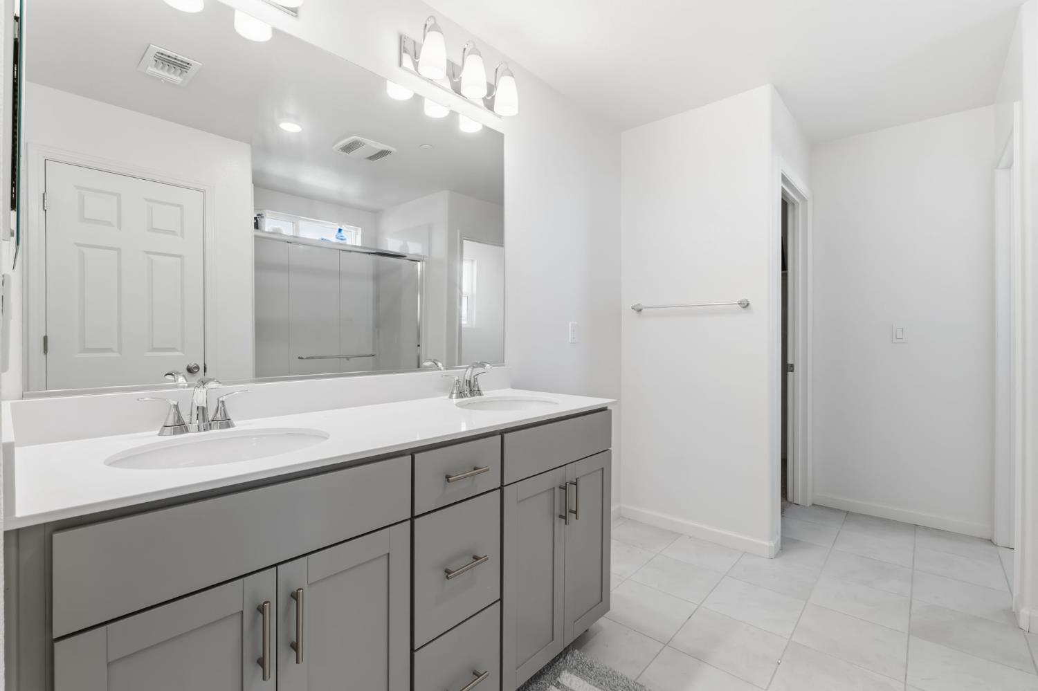 3562 E San Marino Ave, Clovis, CA 93619