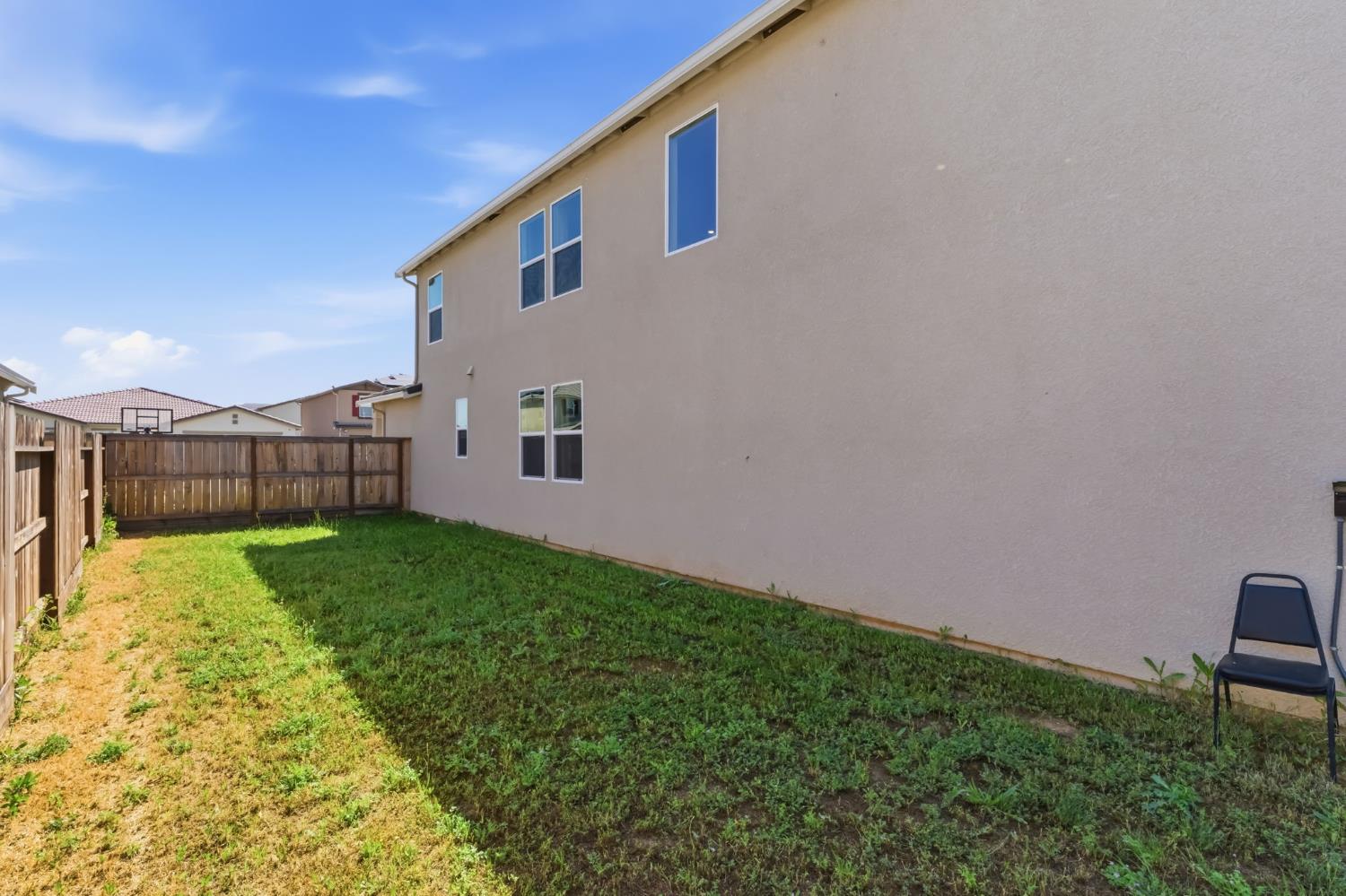 3562 E San Marino Ave, Clovis, CA 93619