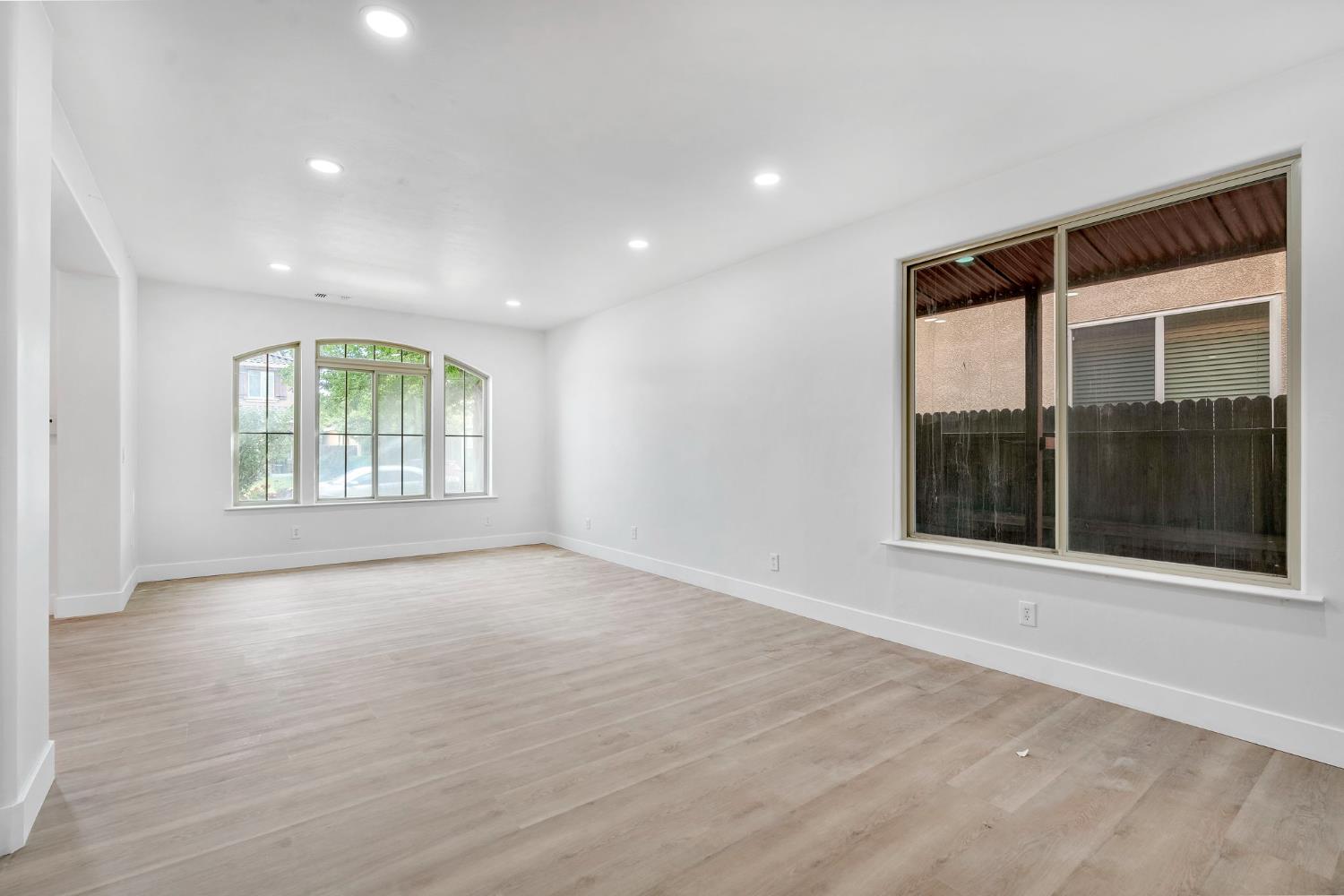 1823 Houston Ave, Clovis, CA 93619