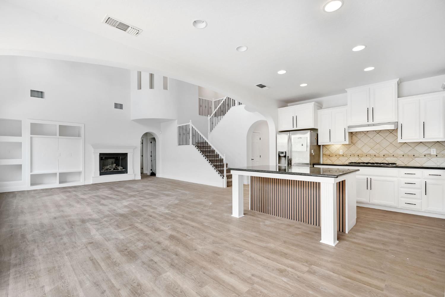 1823 Houston Ave, Clovis, CA 93619