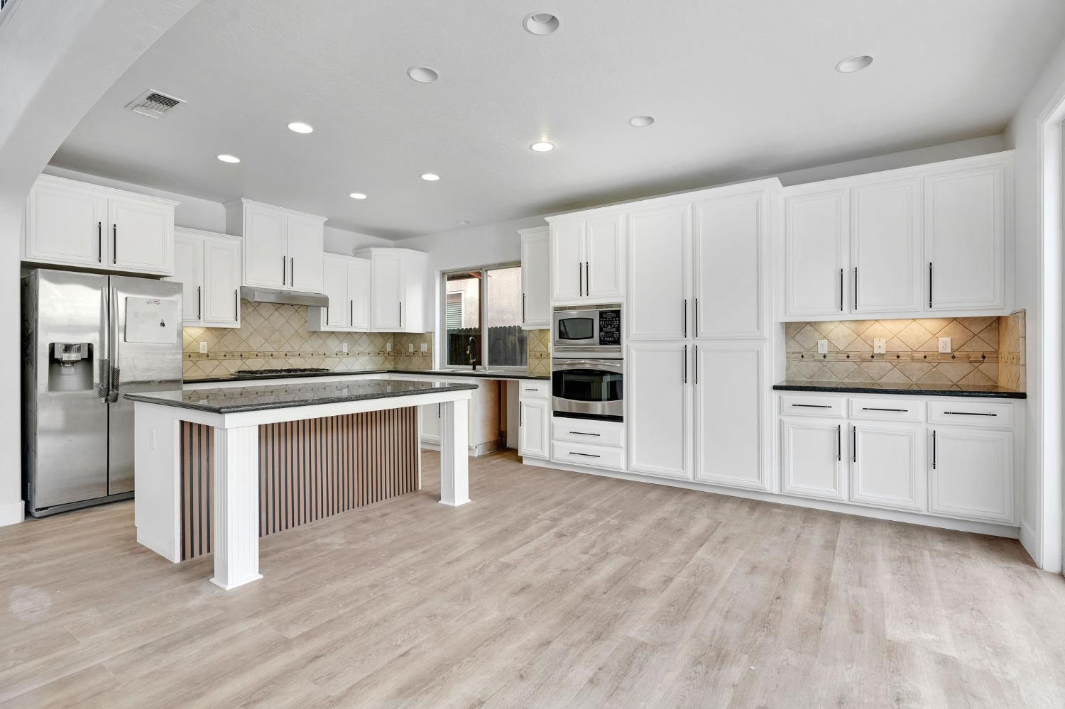 1823 Houston Ave, Clovis, CA 93619