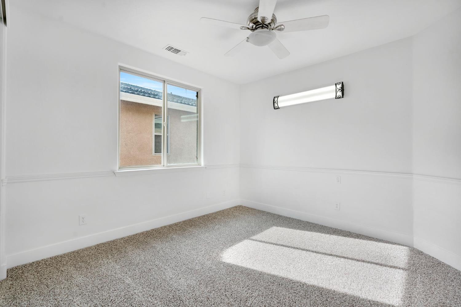 1823 Houston Ave, Clovis, CA 93619