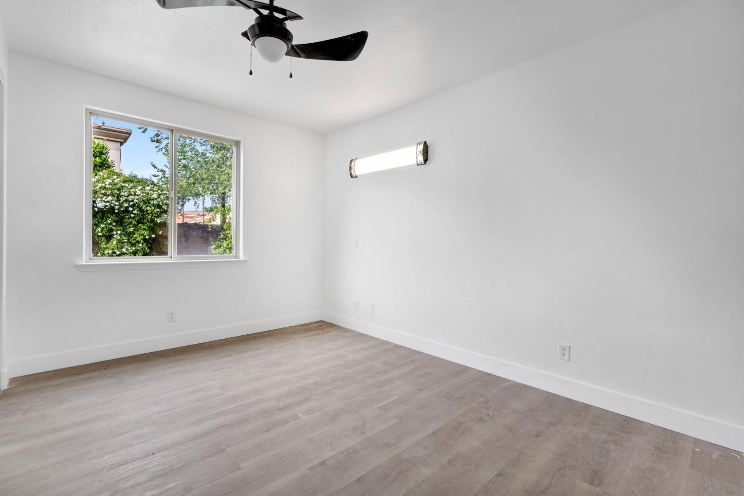 1823 Houston Ave, Clovis, CA 93619