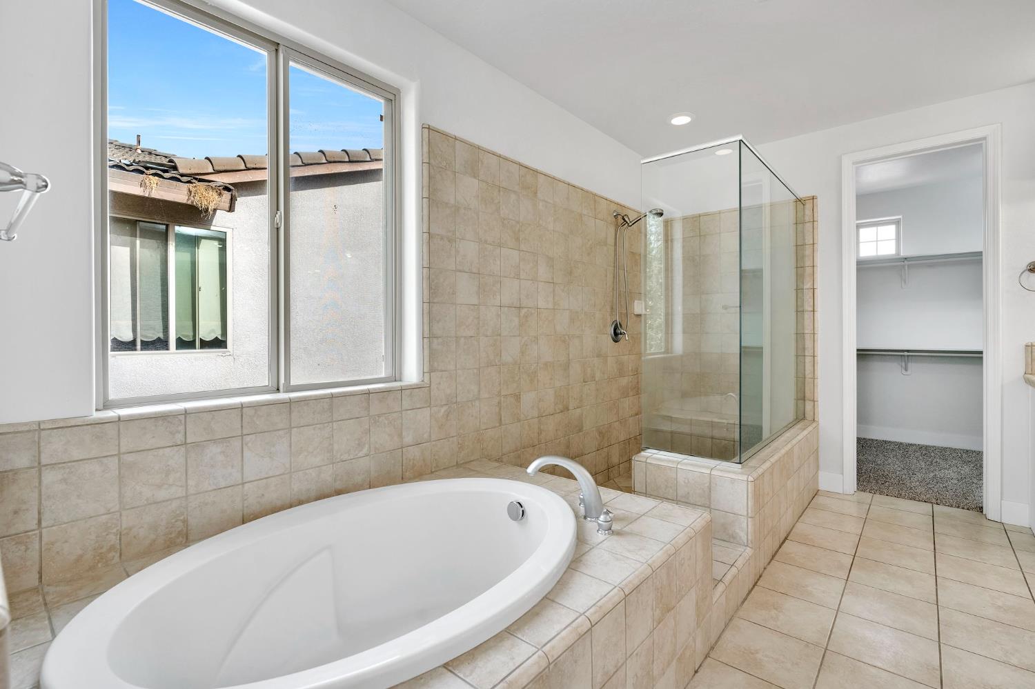 1823 Houston Ave, Clovis, CA 93619