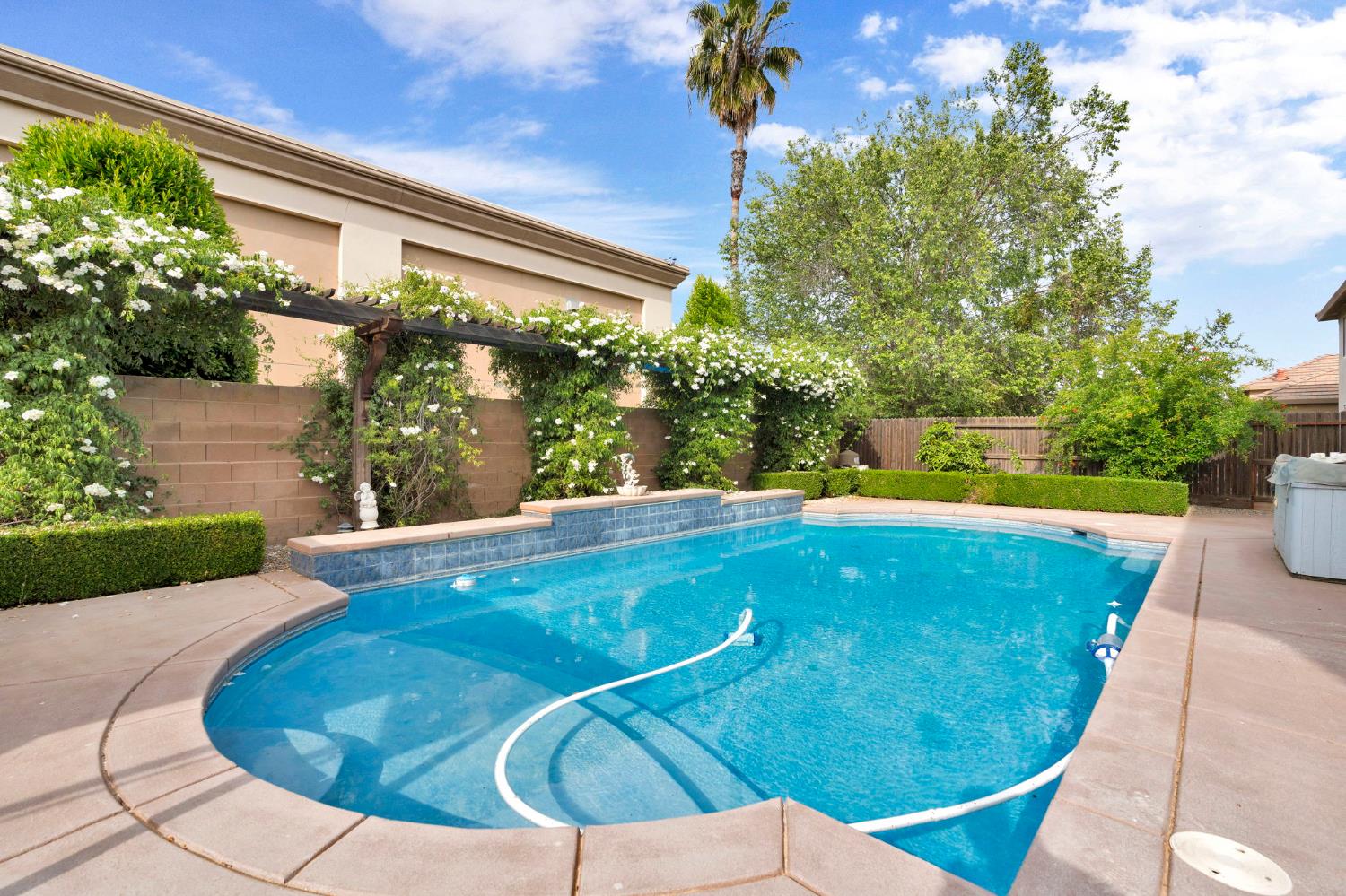 1823 Houston Ave, Clovis, CA 93619