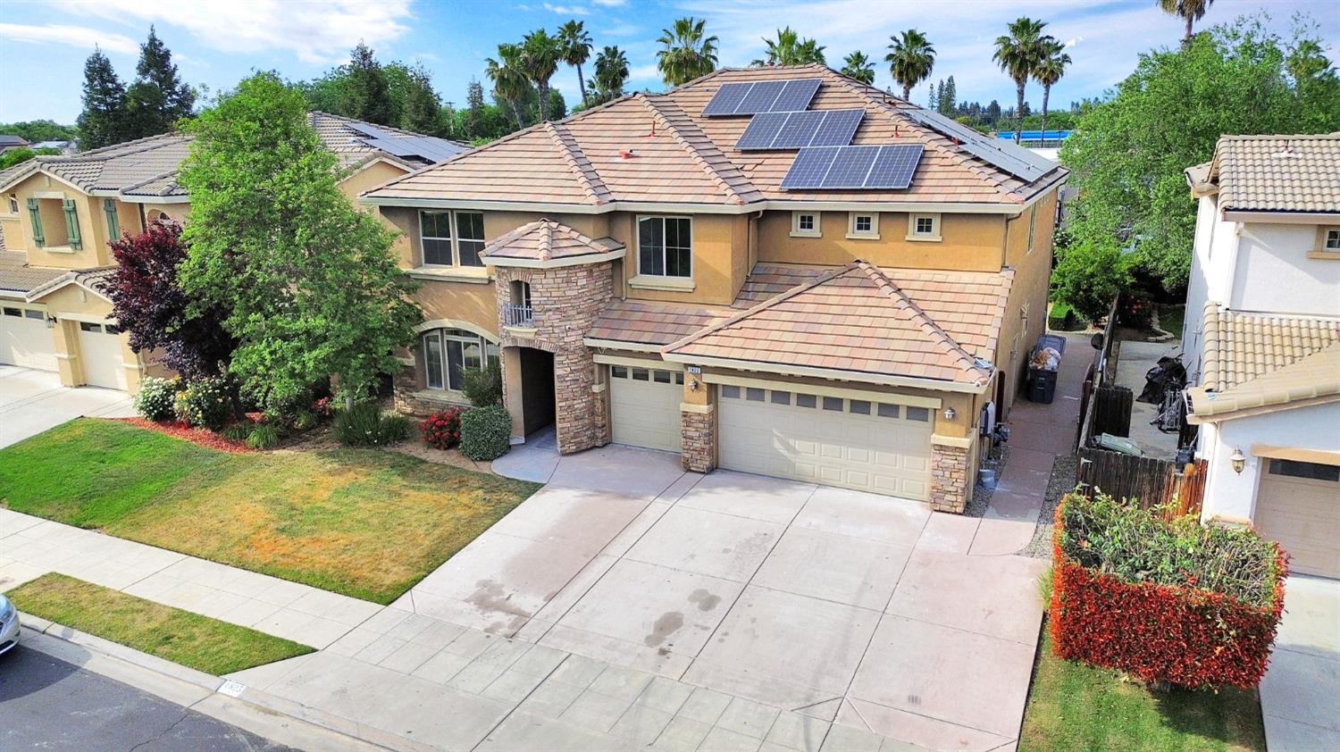 1823 Houston Ave, Clovis, CA 93619