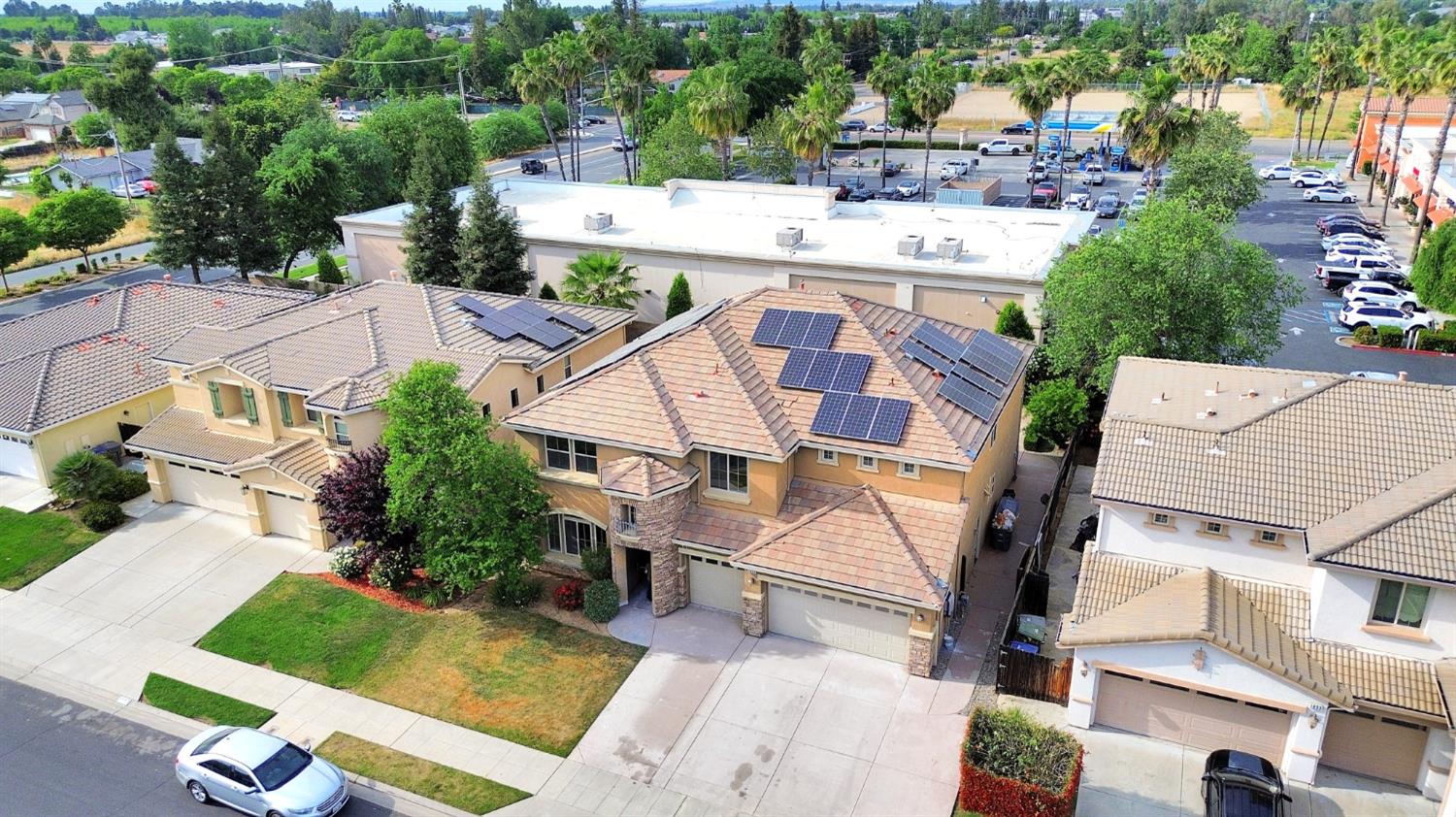 1823 Houston Ave, Clovis, CA 93619