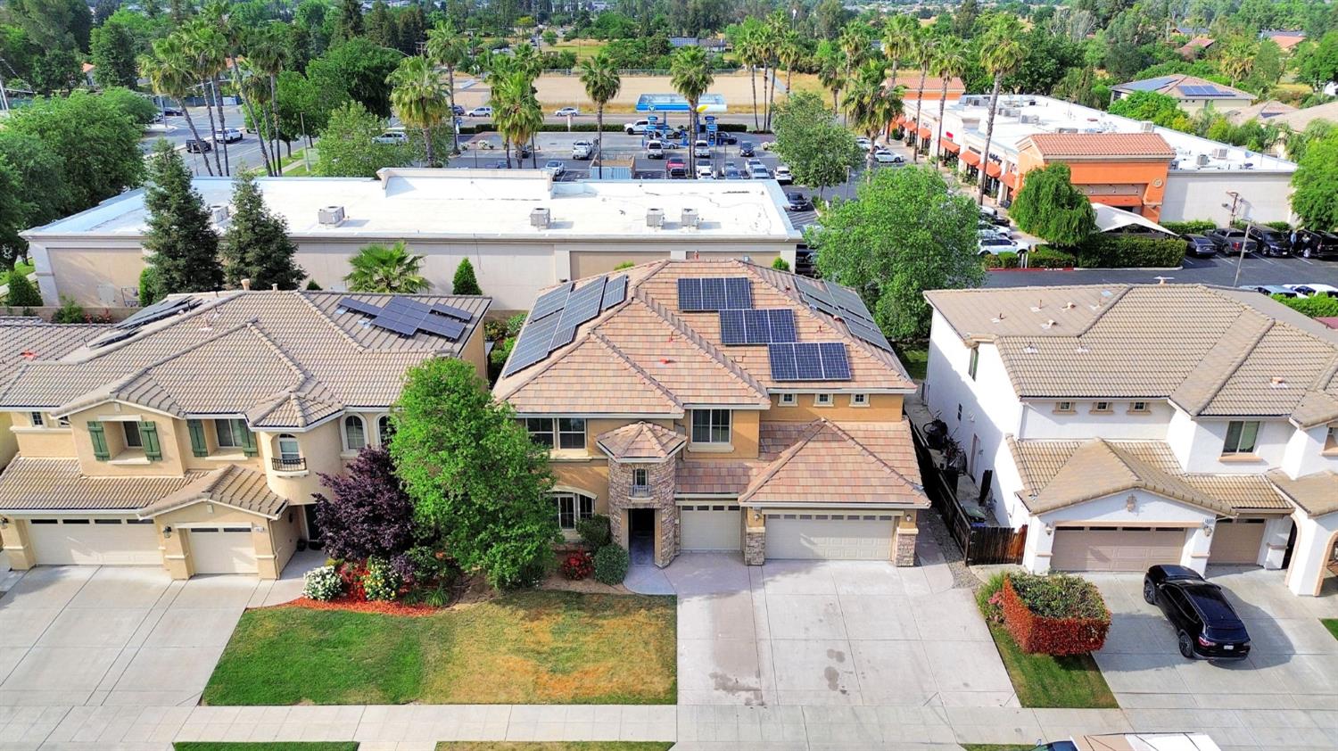 1823 Houston Ave, Clovis, CA 93619