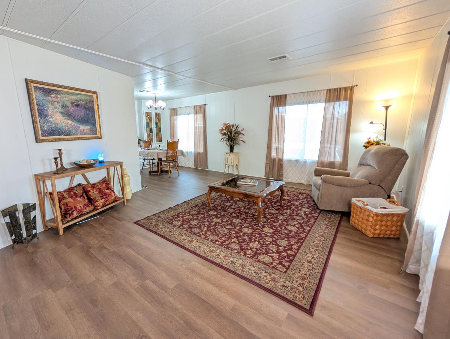 1001 Sylmar #30, Clovis, CA 93612