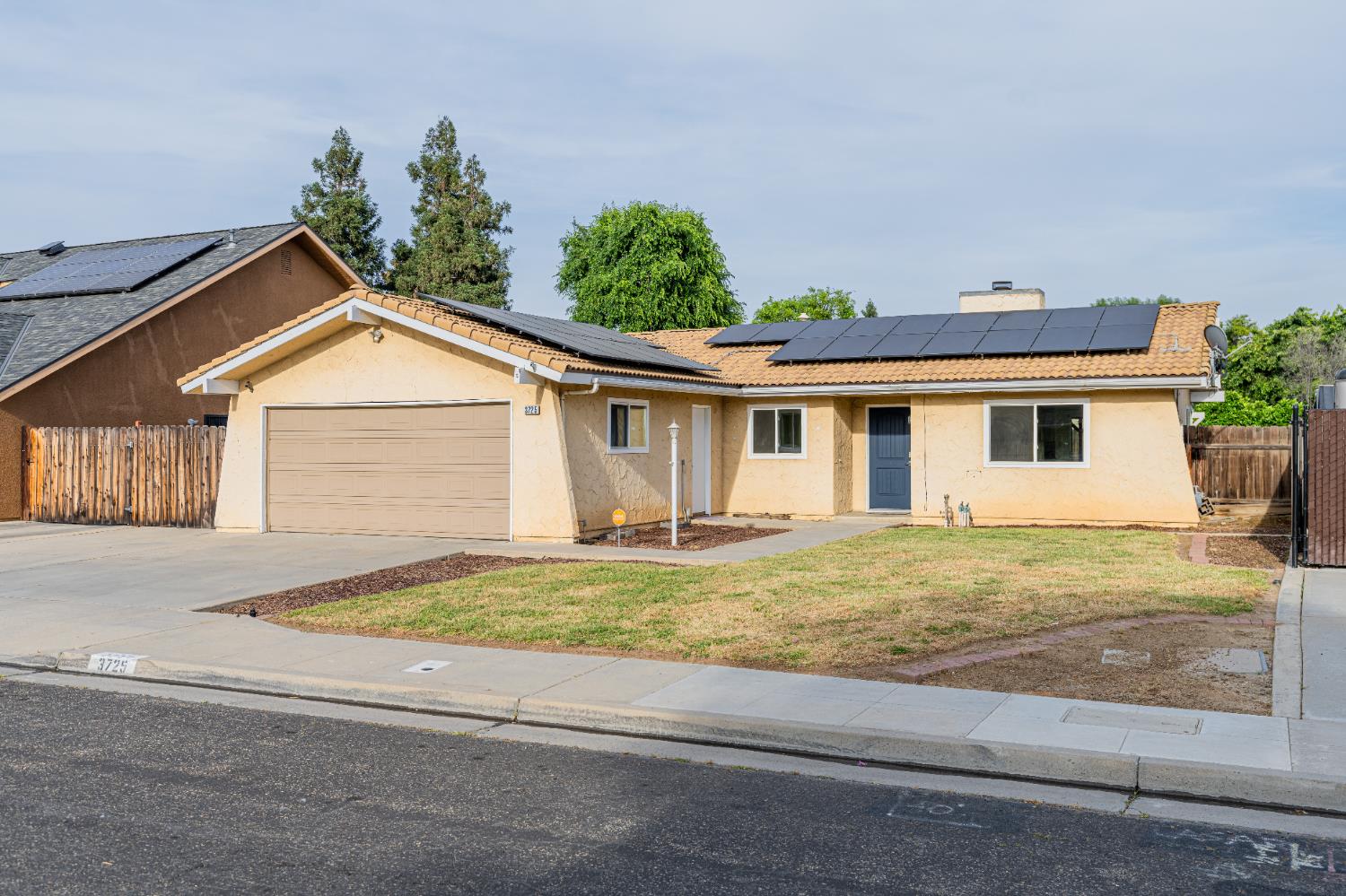 3725 Eddy Ave, Clovis, CA 93612