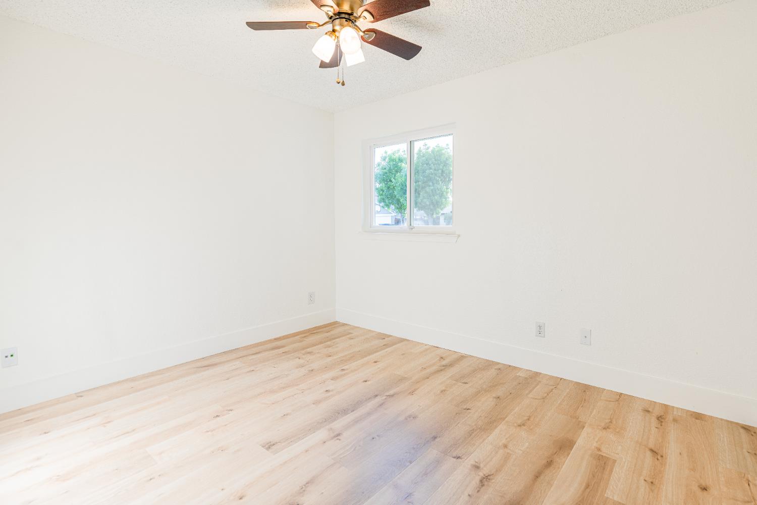 3725 Eddy Ave, Clovis, CA 93612