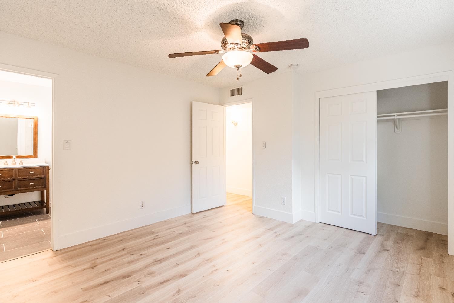 3725 Eddy Ave, Clovis, CA 93612