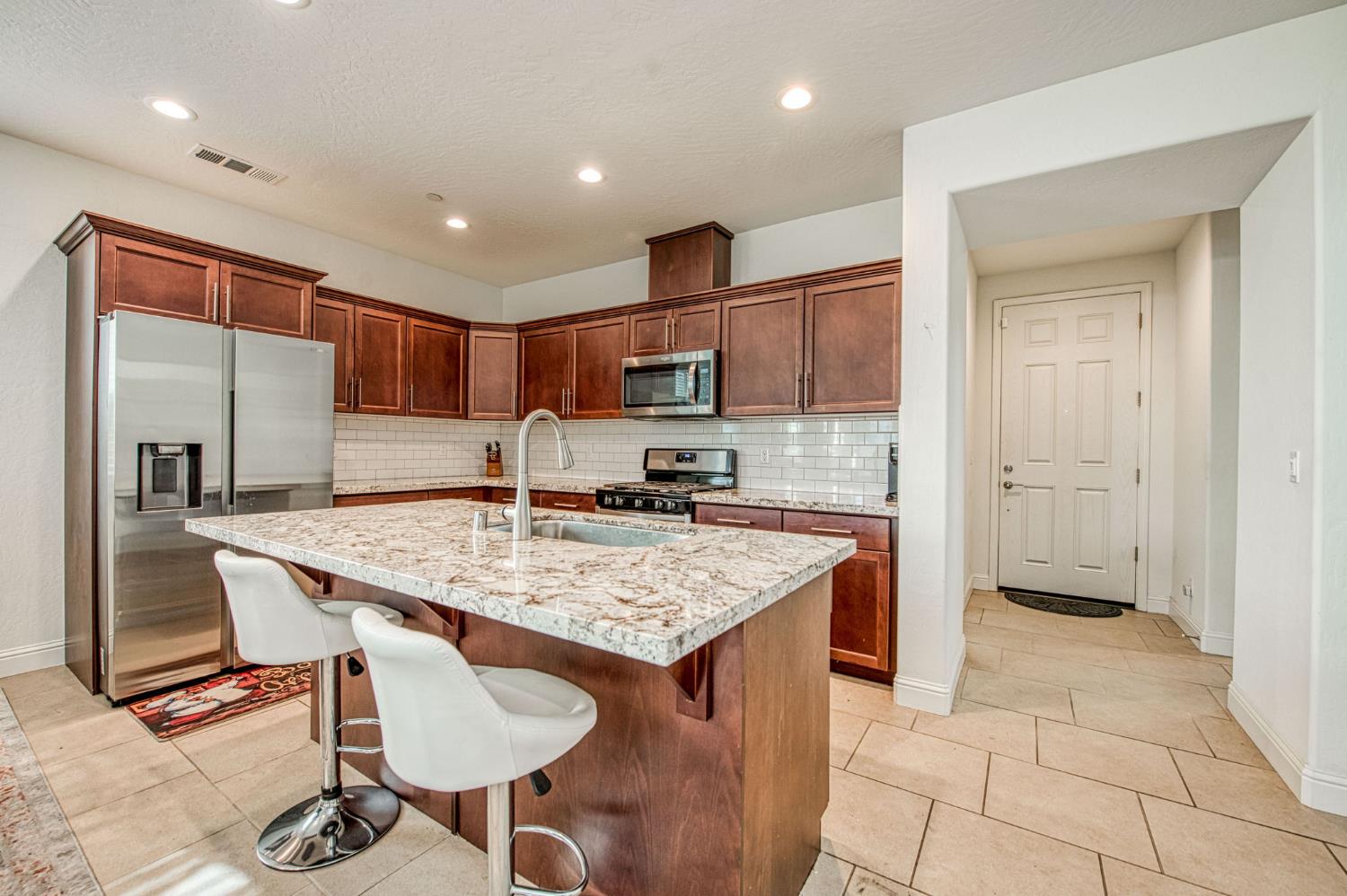 3852 Morris Ave, Clovis, CA 93619