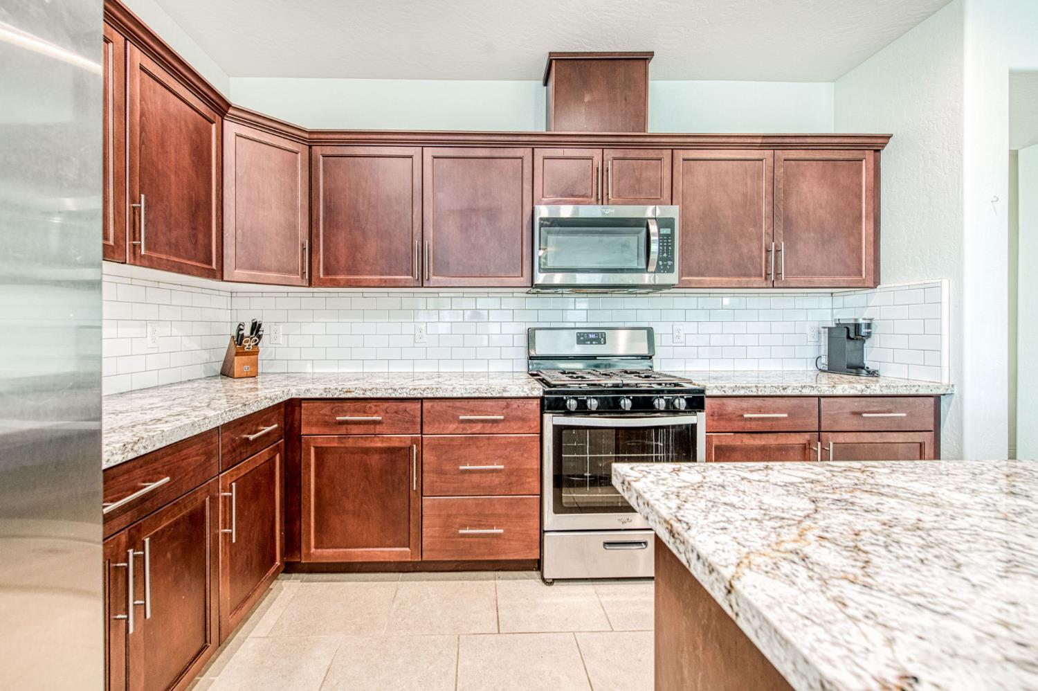 3852 Morris Ave, Clovis, CA 93619