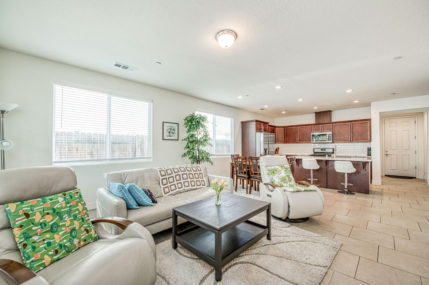 3852 Morris Ave, Clovis, CA 93619