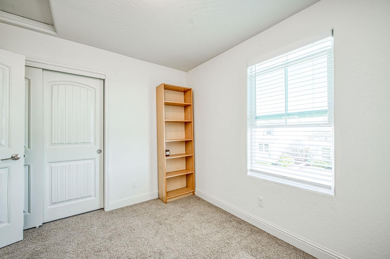 3852 Morris Ave, Clovis, CA 93619