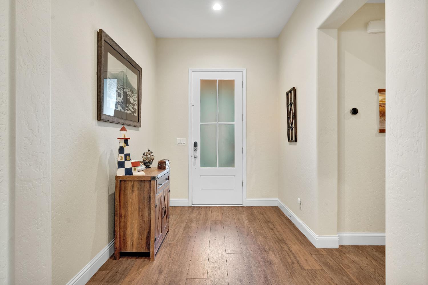 1807 Las Rosas Ave, Clovis, CA 93619