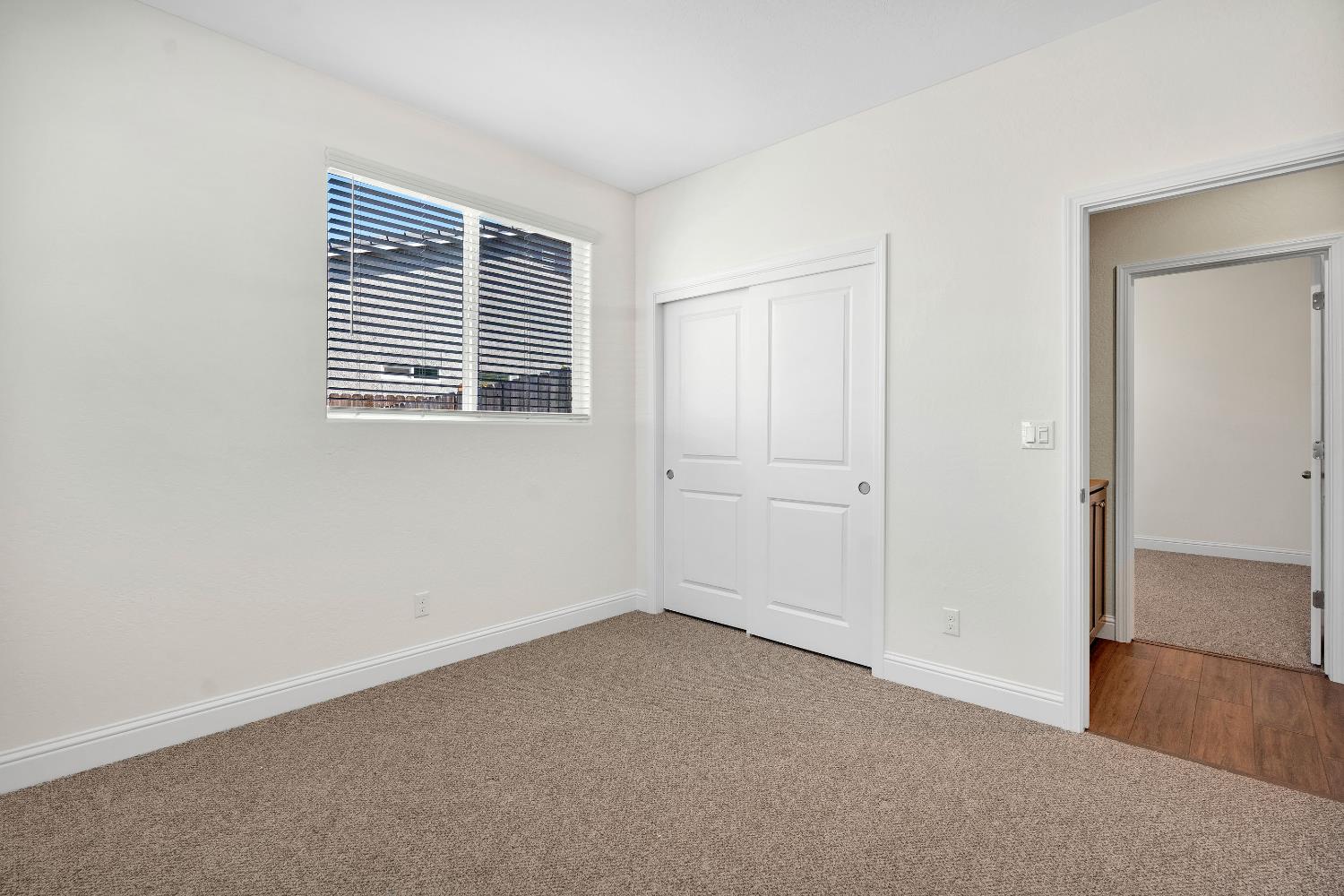 1807 Las Rosas Ave, Clovis, CA 93619