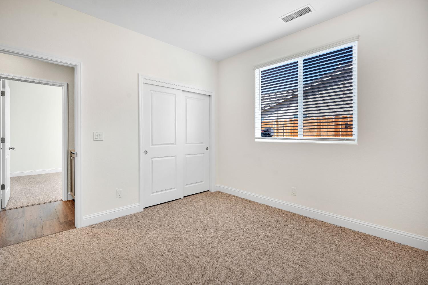 1807 Las Rosas Ave, Clovis, CA 93619