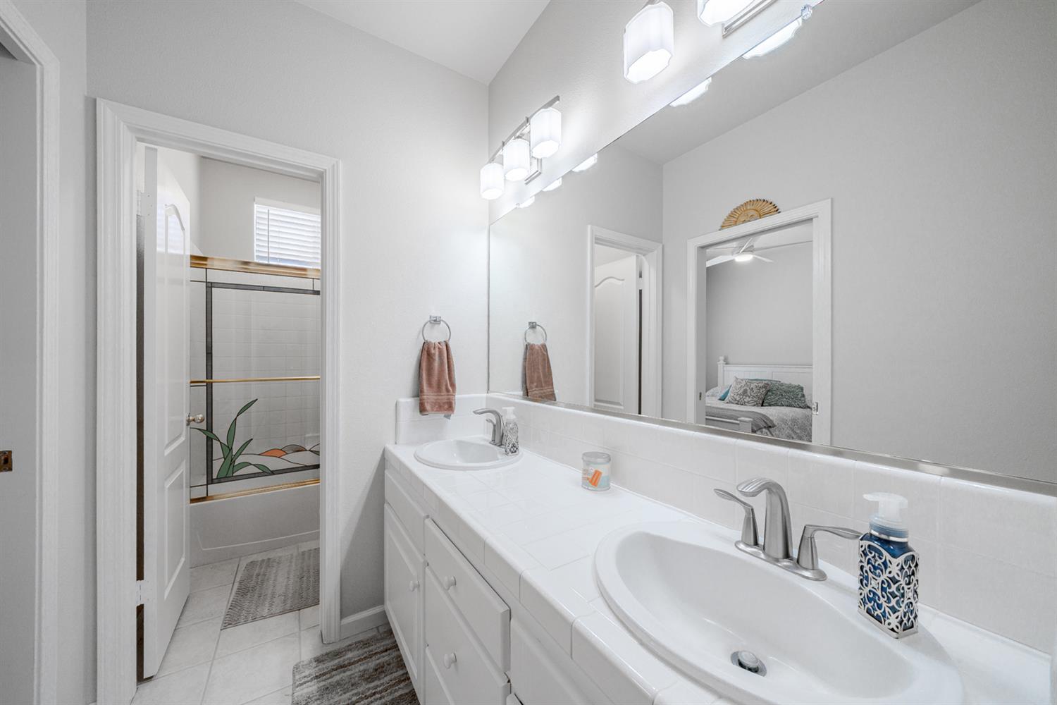 1774 N Homsy Ave, Clovis, CA 93619