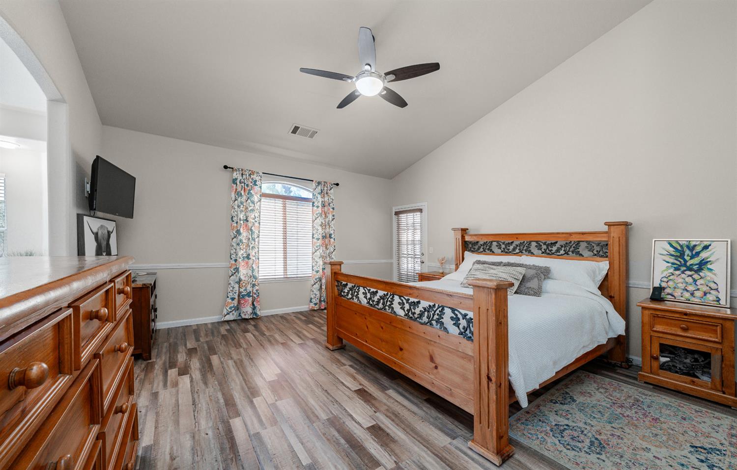 1774 N Homsy Ave, Clovis, CA 93619