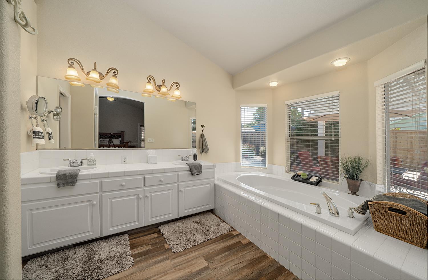 1774 N Homsy Ave, Clovis, CA 93619