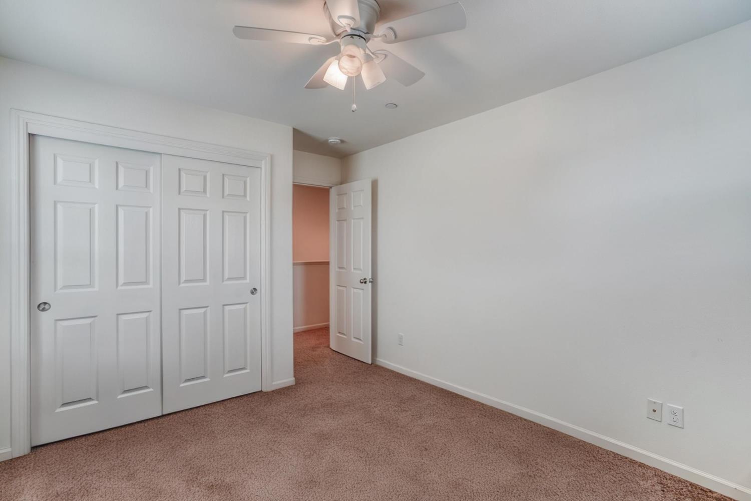 1525 N Piccadilly Ln, Clovis, CA 93619