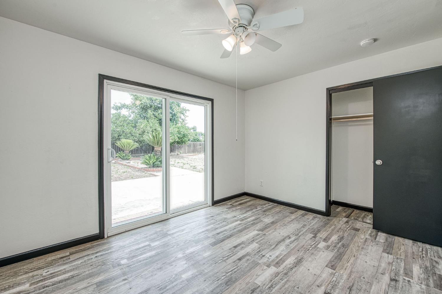 1545 Sunnyside Ave, Clovis, CA 93611