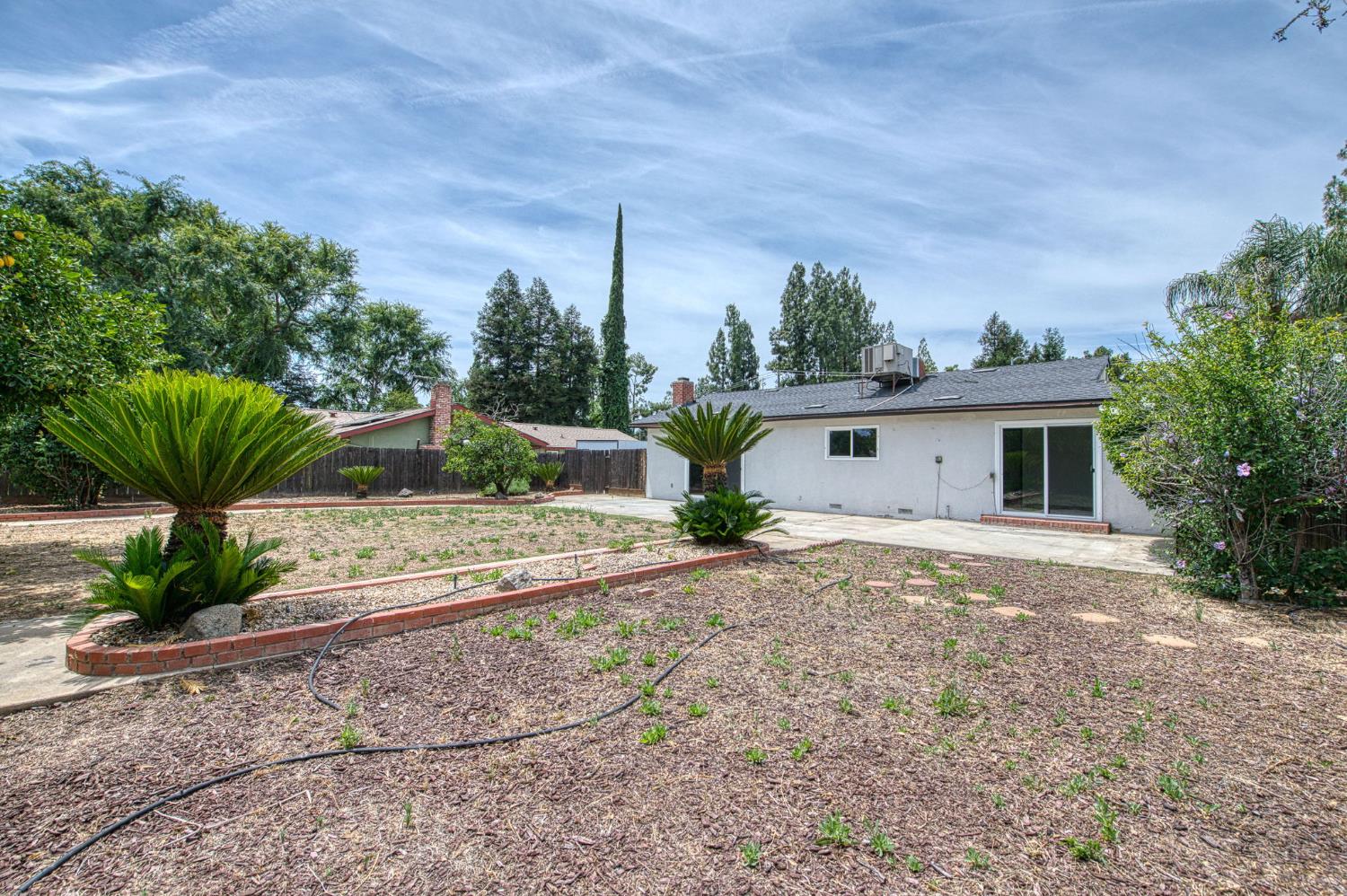 1545 Sunnyside Ave, Clovis, CA 93611