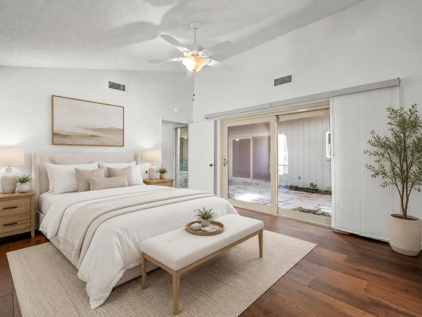1872 Cougar Ln, Clovis, CA 93611