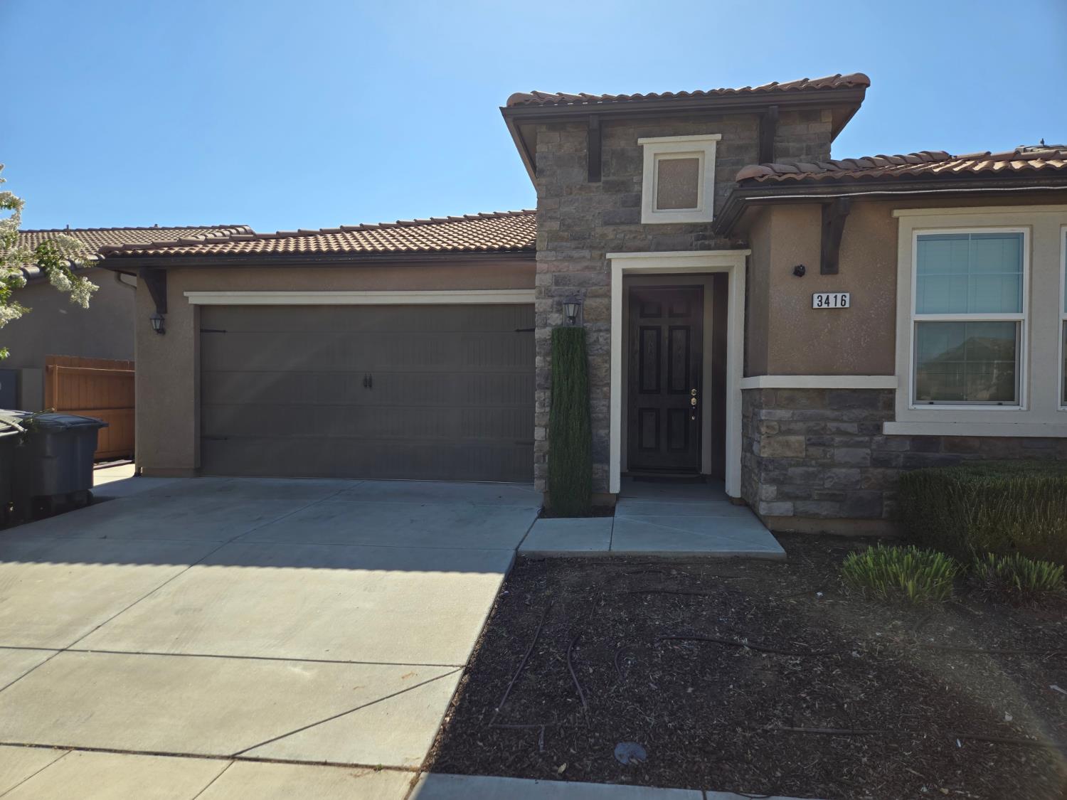 3416 Carmelita Ave, Clovis, CA 93619