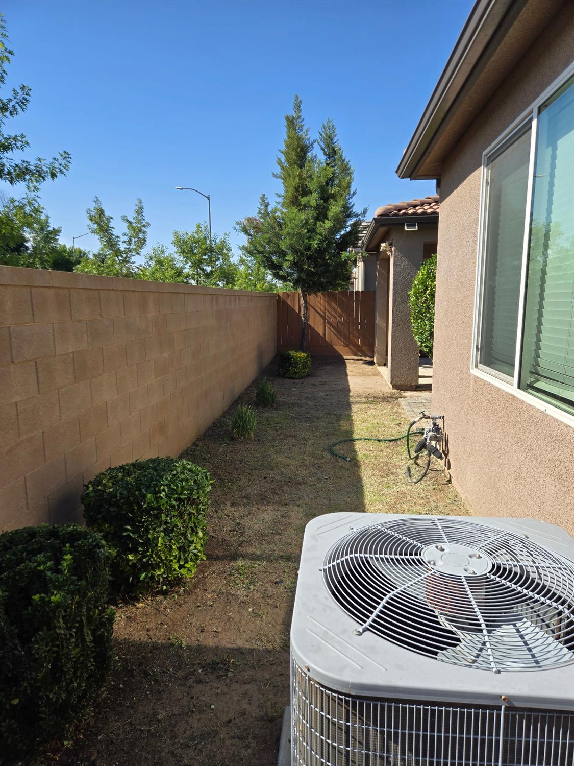 3416 Carmelita Ave, Clovis, CA 93619