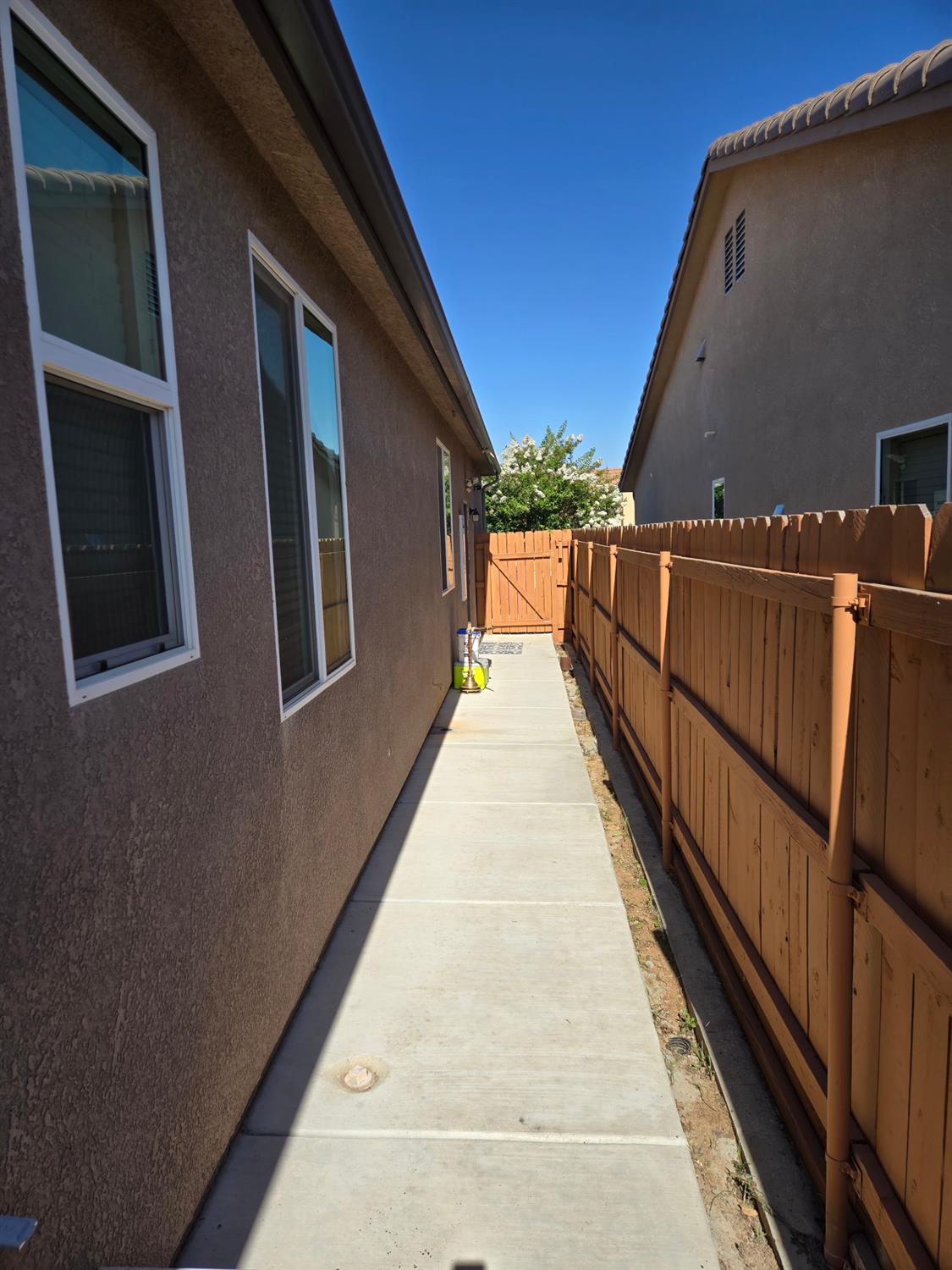 3416 Carmelita Ave, Clovis, CA 93619