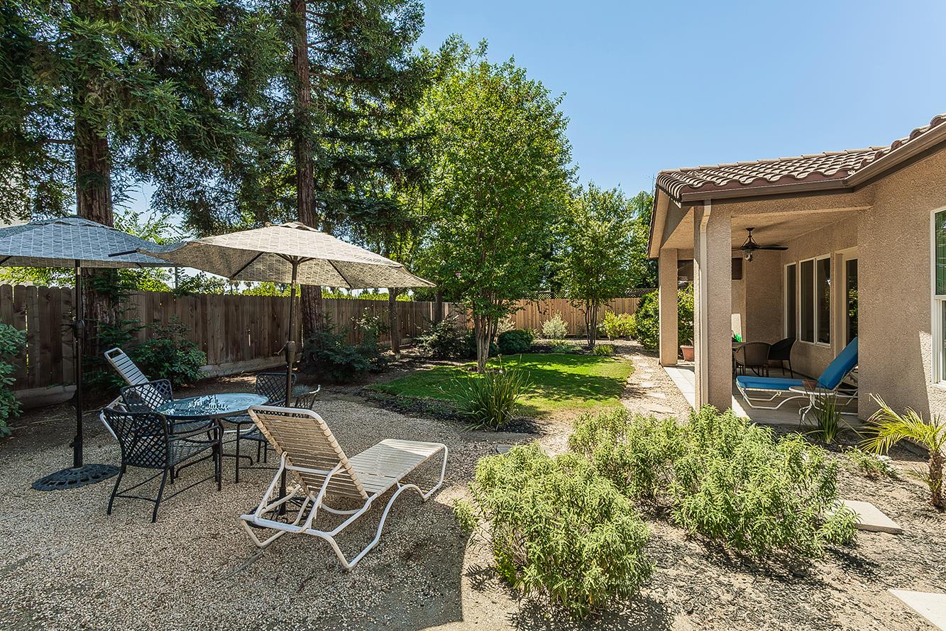 272 Omaha Ave, Clovis, CA 93619