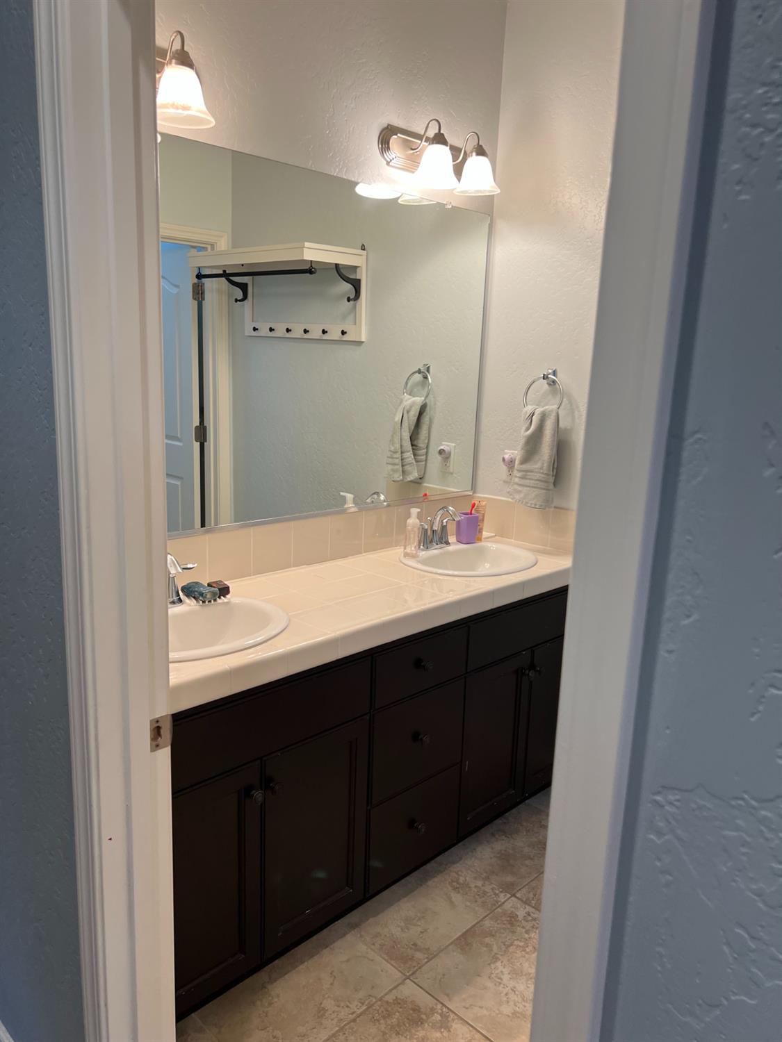 3742 Wrenwood Ave, Clovis, CA 93619