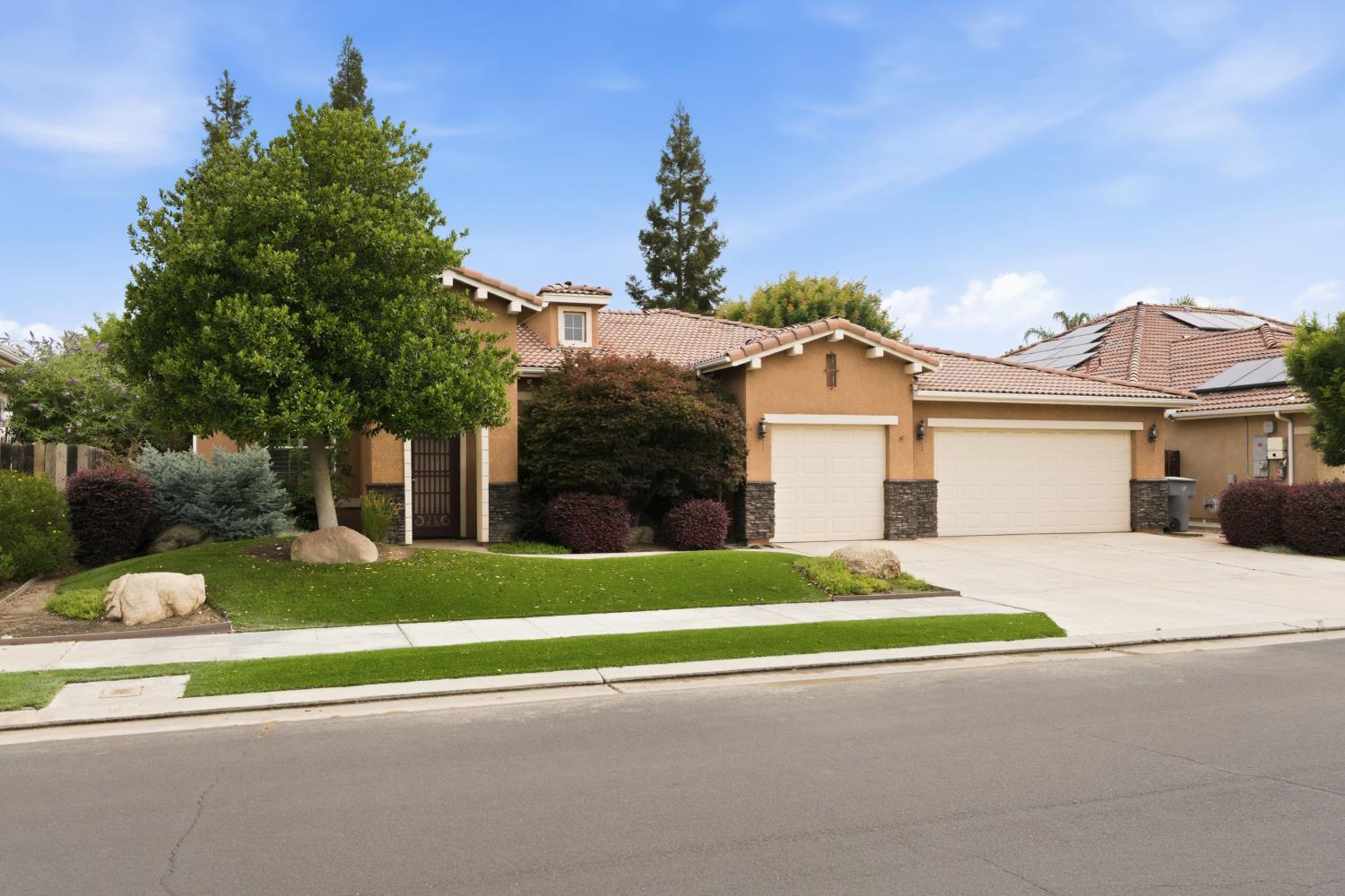 3063 Everglade Ave, Clovis, CA 93619