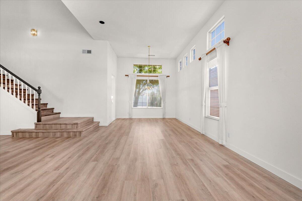 2162 Decatur Ave, Clovis, CA 93611