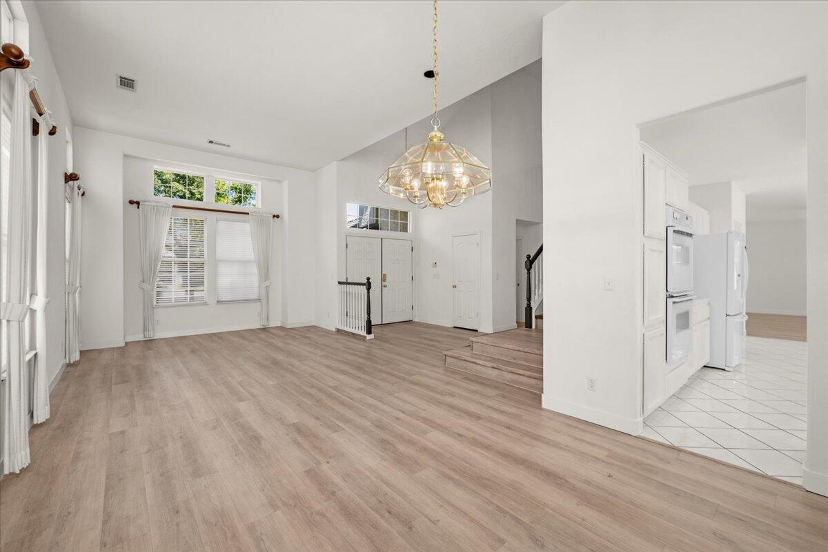 2162 Decatur Ave, Clovis, CA 93611