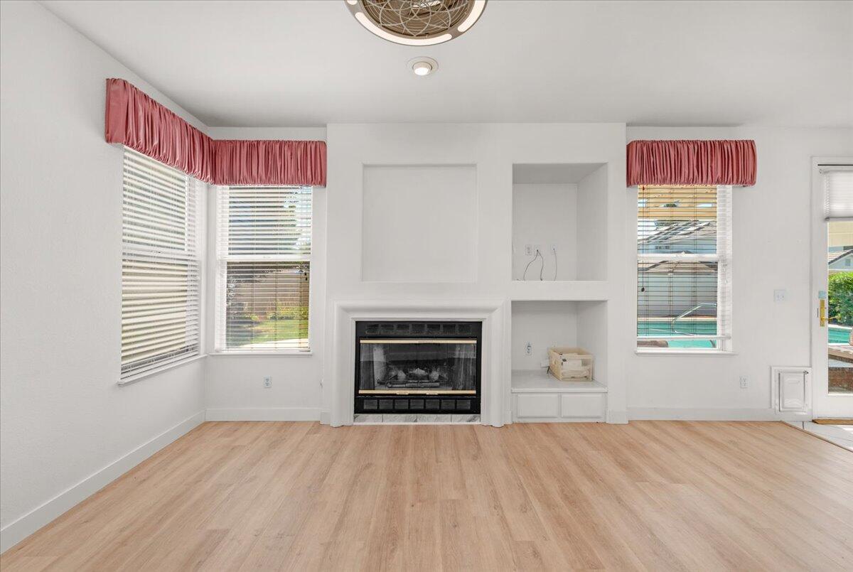 2162 Decatur Ave, Clovis, CA 93611