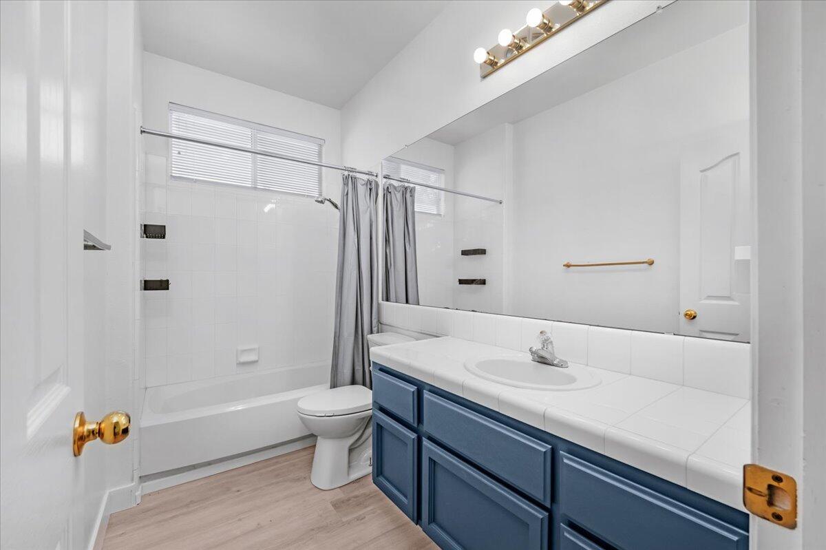 2162 Decatur Ave, Clovis, CA 93611