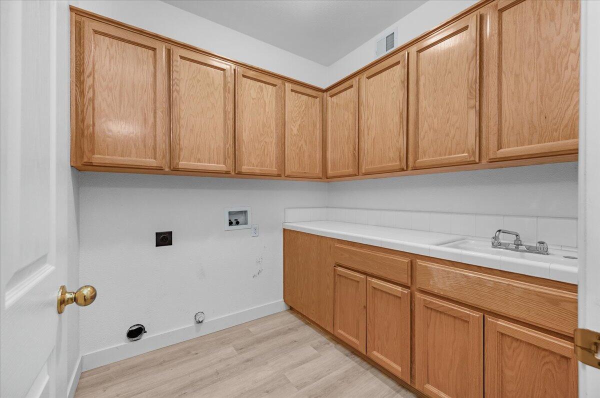 2162 Decatur Ave, Clovis, CA 93611