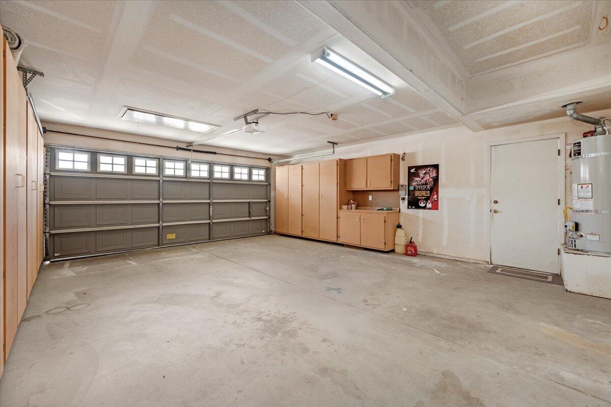 2162 Decatur Ave, Clovis, CA 93611