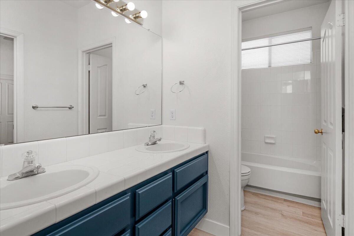 2162 Decatur Ave, Clovis, CA 93611