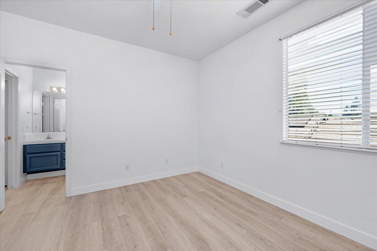 2162 Decatur Ave, Clovis, CA 93611