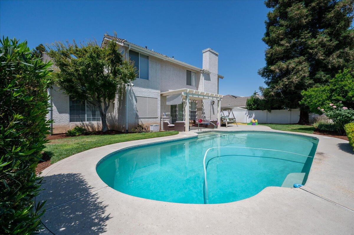 2162 Decatur Ave, Clovis, CA 93611