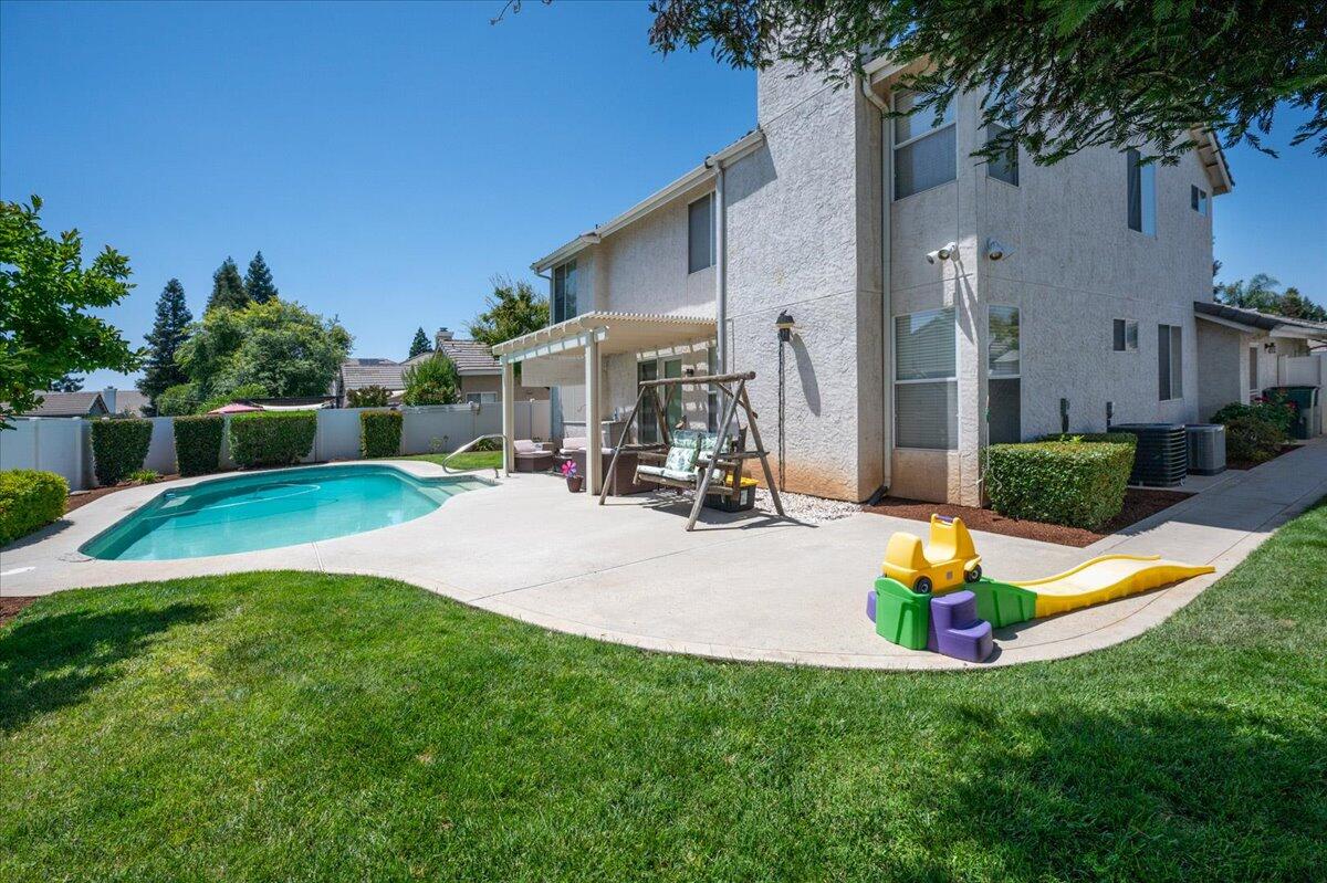 2162 Decatur Ave, Clovis, CA 93611