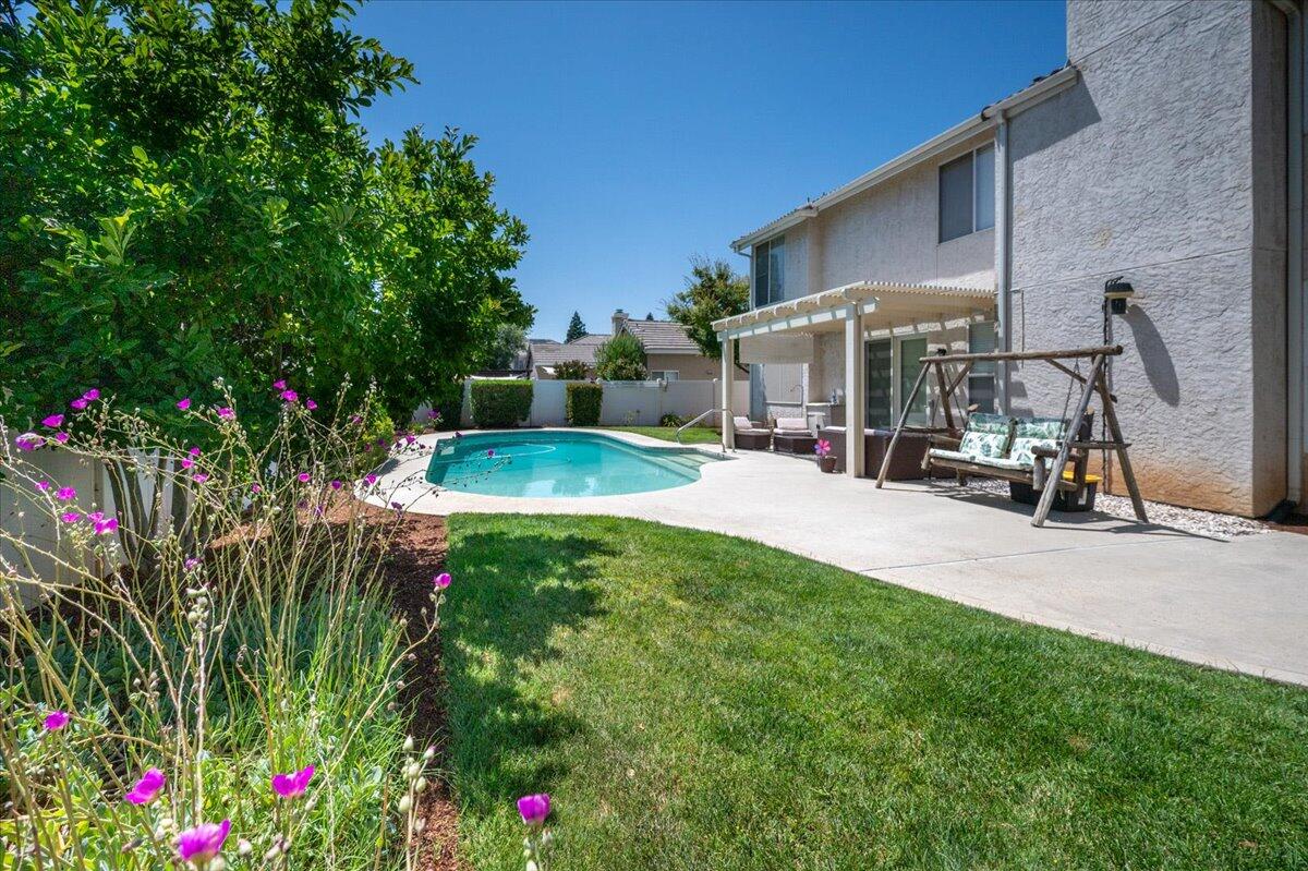 2162 Decatur Ave, Clovis, CA 93611