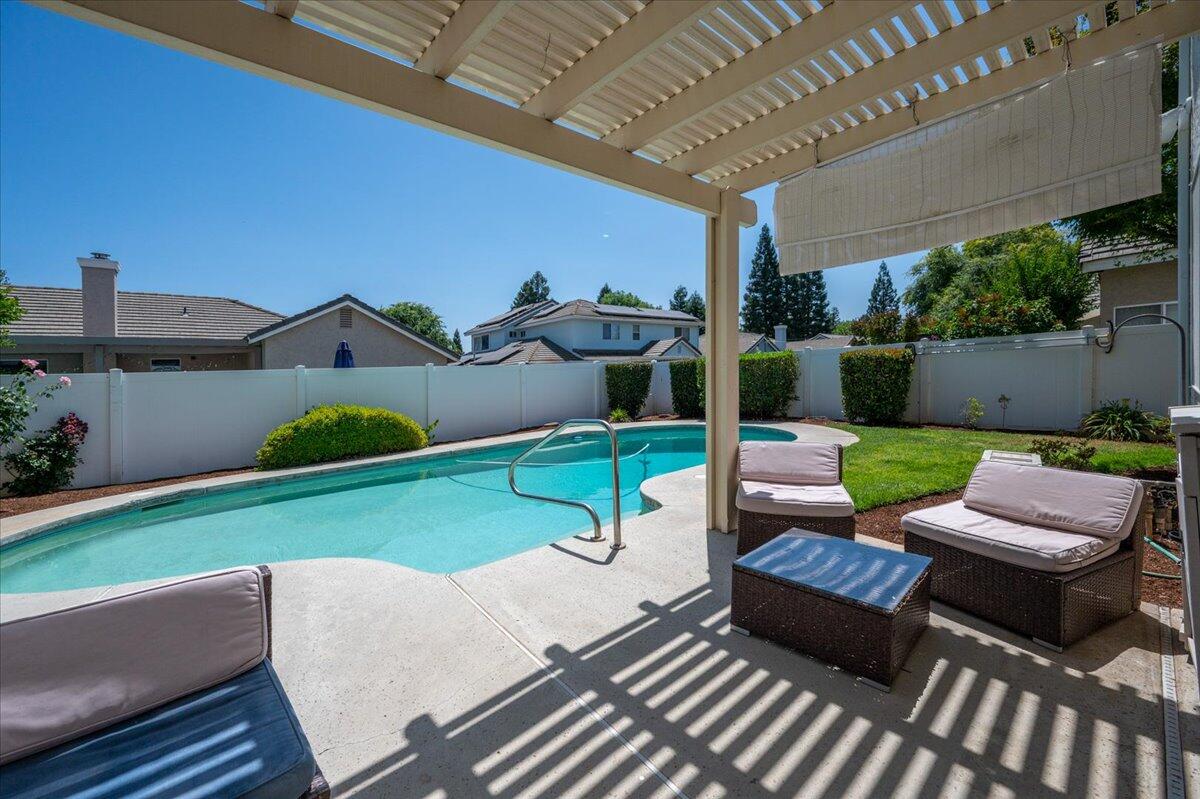 2162 Decatur Ave, Clovis, CA 93611